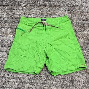Patagonia Men's M's Wavefarer® Board Shorts Bright Green Board Shorts sz 35